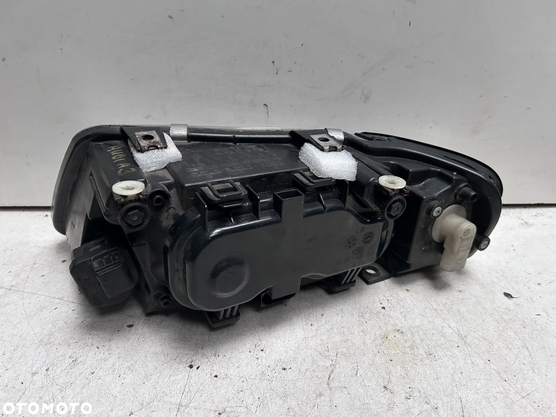 Reflektor prawy Audi A3 8L - 2
