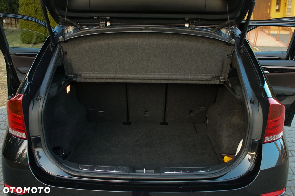 BMW X1 sDrive18d xLine - 38