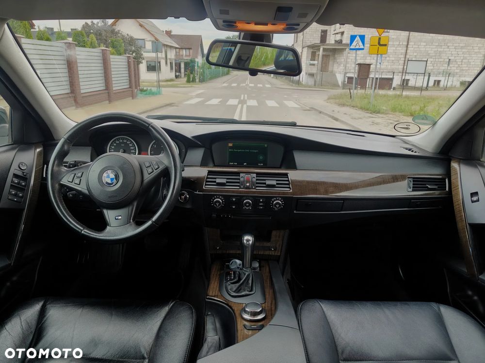 BMW Seria 5 540i Edition Exclusive - 24