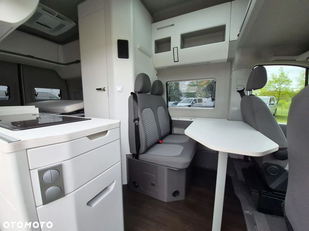 Volkswagen Grand California - 12