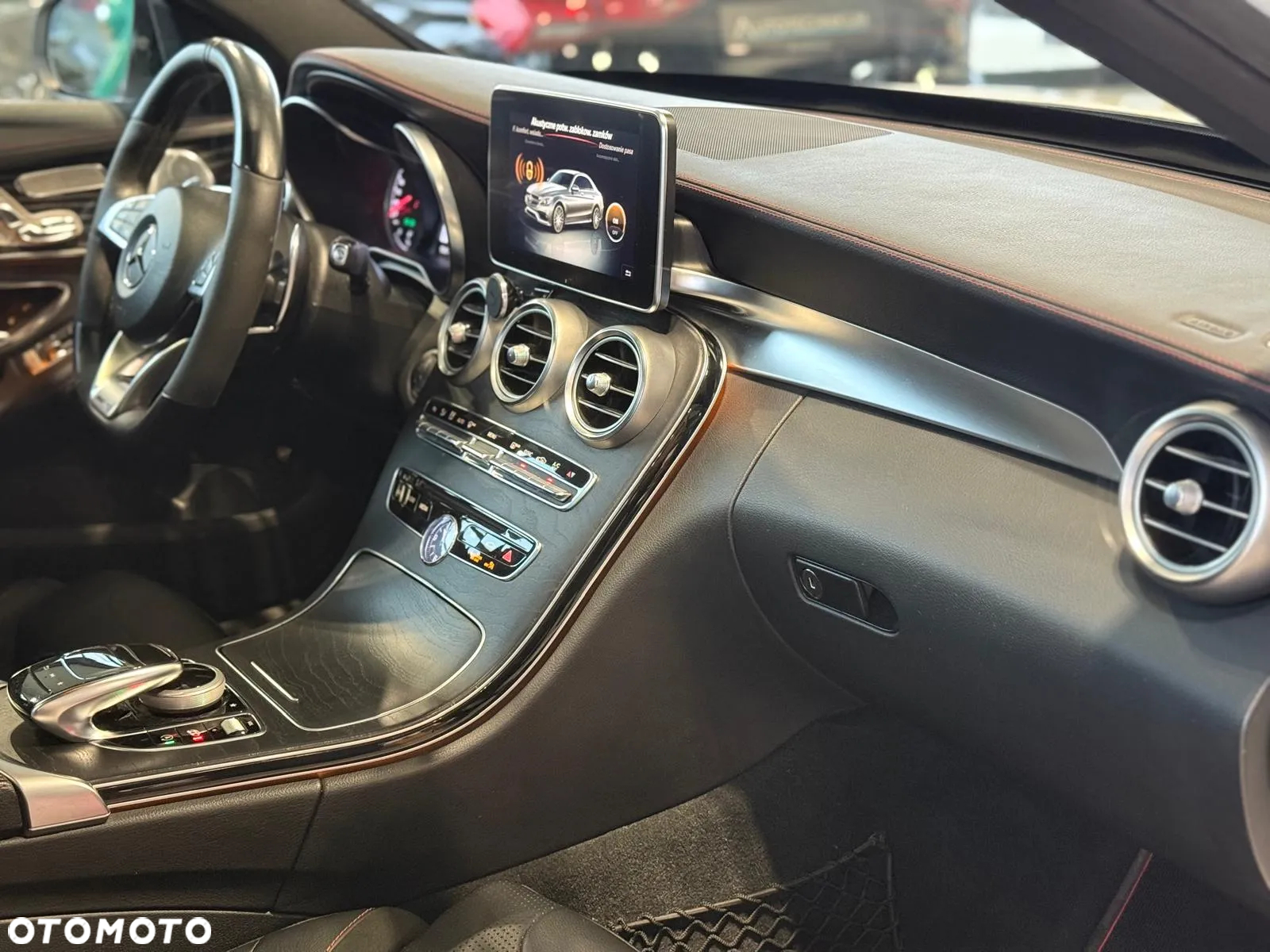 Mercedes-Benz Klasa C AMG 43 4Matic 9G-TRONIC - 11