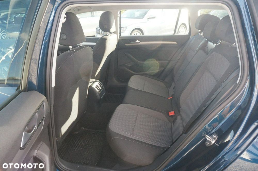 Volkswagen Passat - 25
