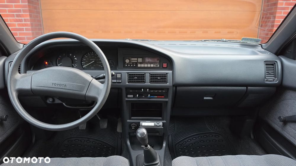 Toyota Corolla 1.6 GL - 14