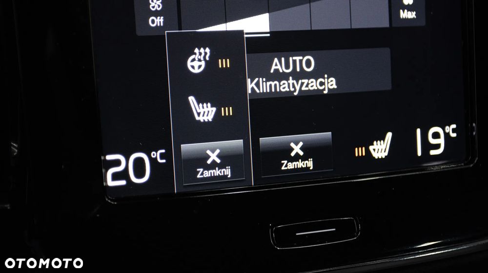 Volvo XC 40 T3 Momentum Pro - 23