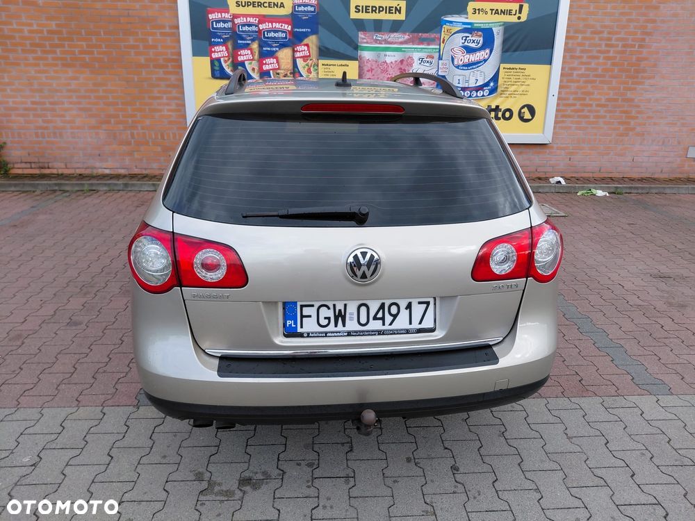 Volkswagen Passat 2.0 TDI DPF Trendline - 8