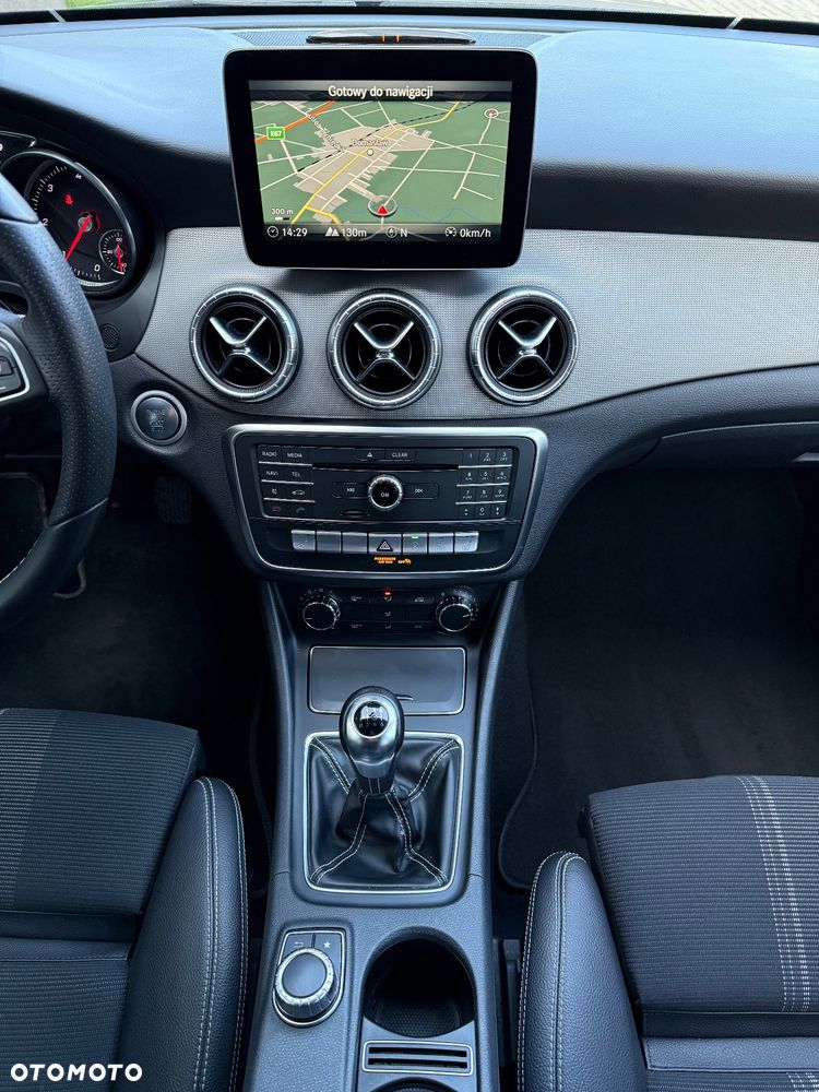 Mercedes-Benz CLA Shooting Brake 180 d BlueEFFICIENCY Edition - 21