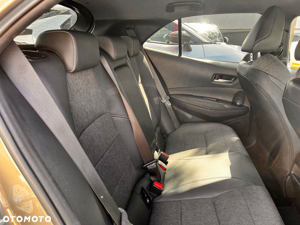 Toyota Corolla 1.8 Hybrid Comfort - 32