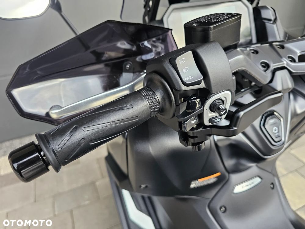 Yamaha Tmax - 11