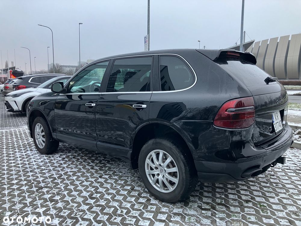 Porsche Cayenne - 4