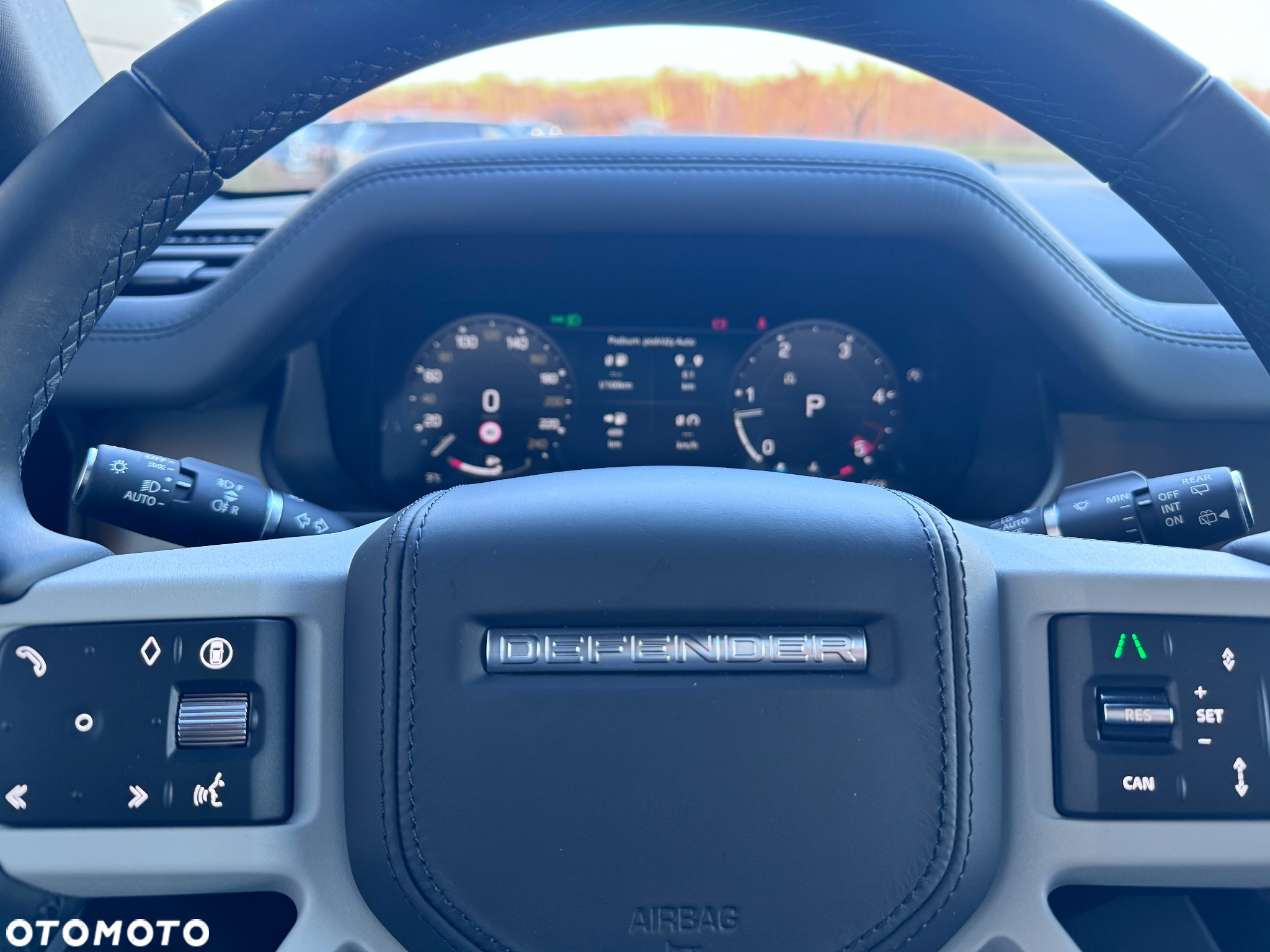Land Rover Defender - 10
