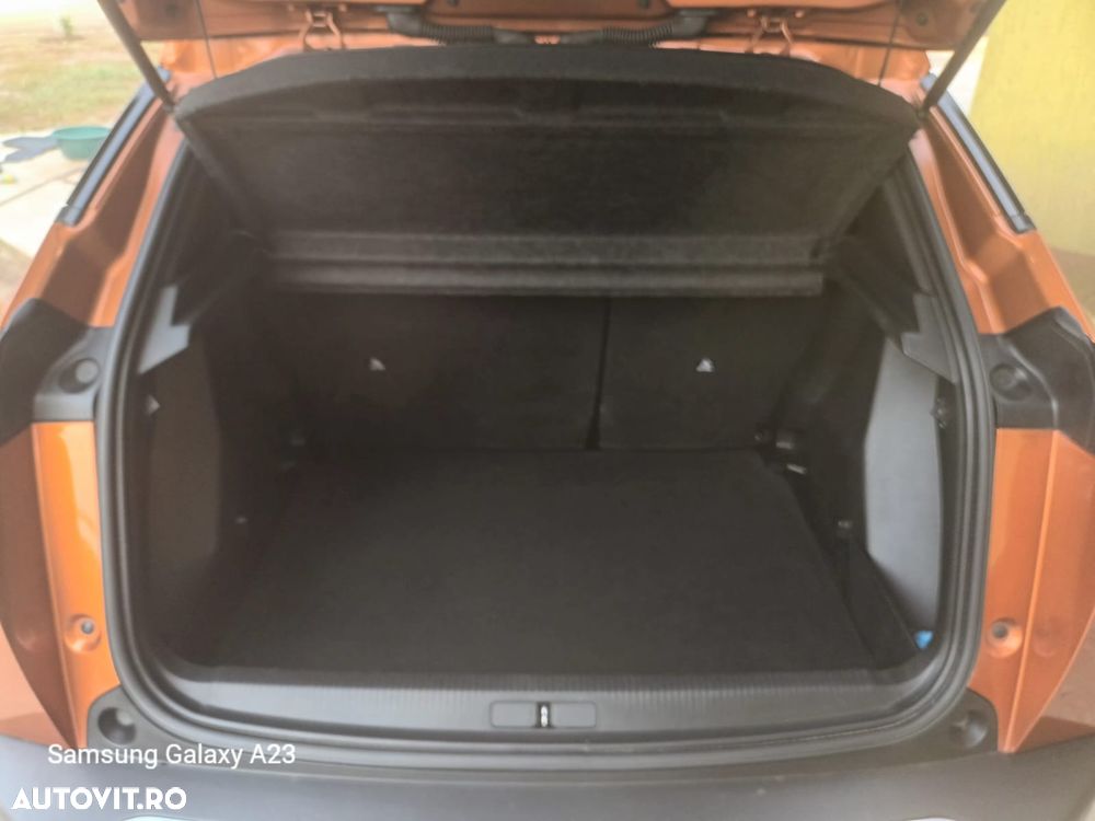 Peugeot 2008 1.2 PureTech Turbo S&S Active - 6