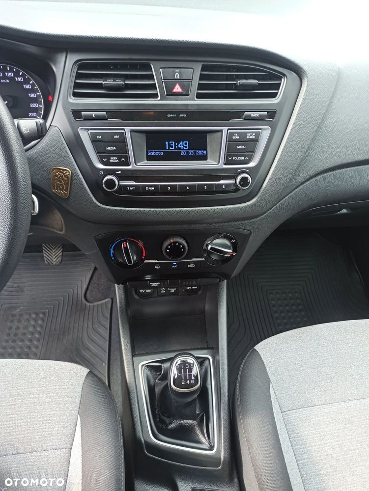 Hyundai i20 1.1 CRDi Classic + - 11