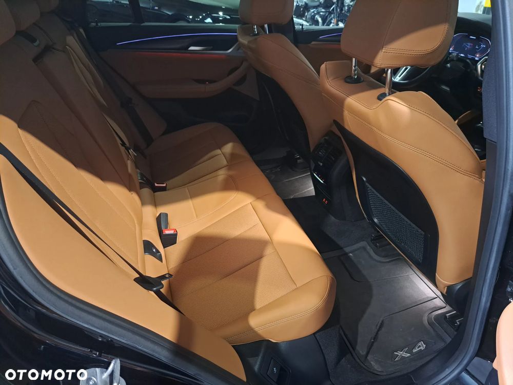 BMW X4 - 11