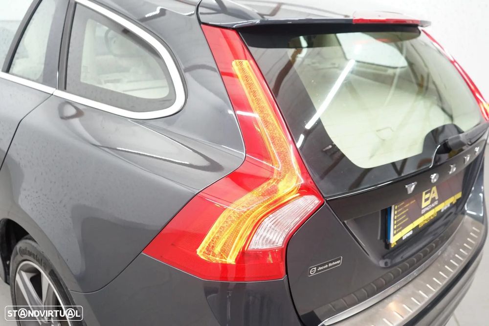 Volvo V60 2.4 D6 Summum AWD Phev - 15