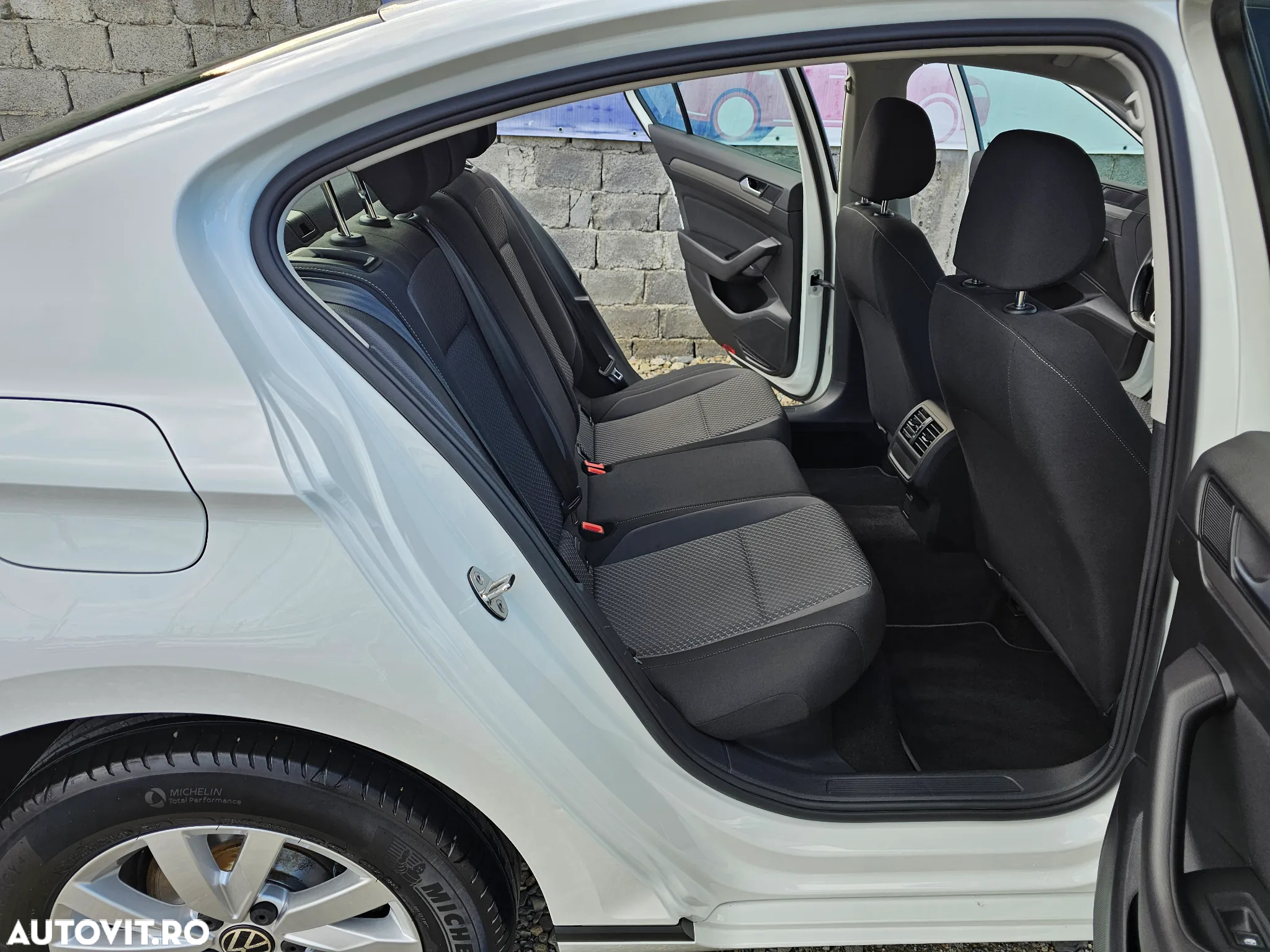 Volkswagen Passat 2.0 TDI SCR DSG - 31