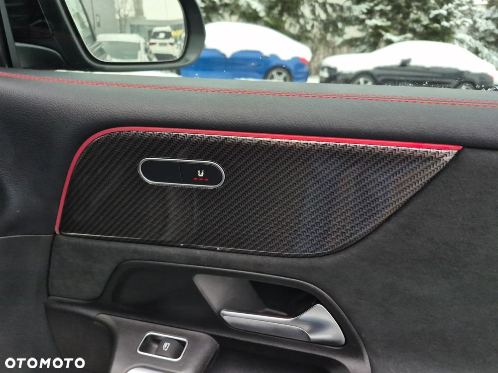 Mercedes-Benz GLB 200 AMG Line 7G-DCT - 33