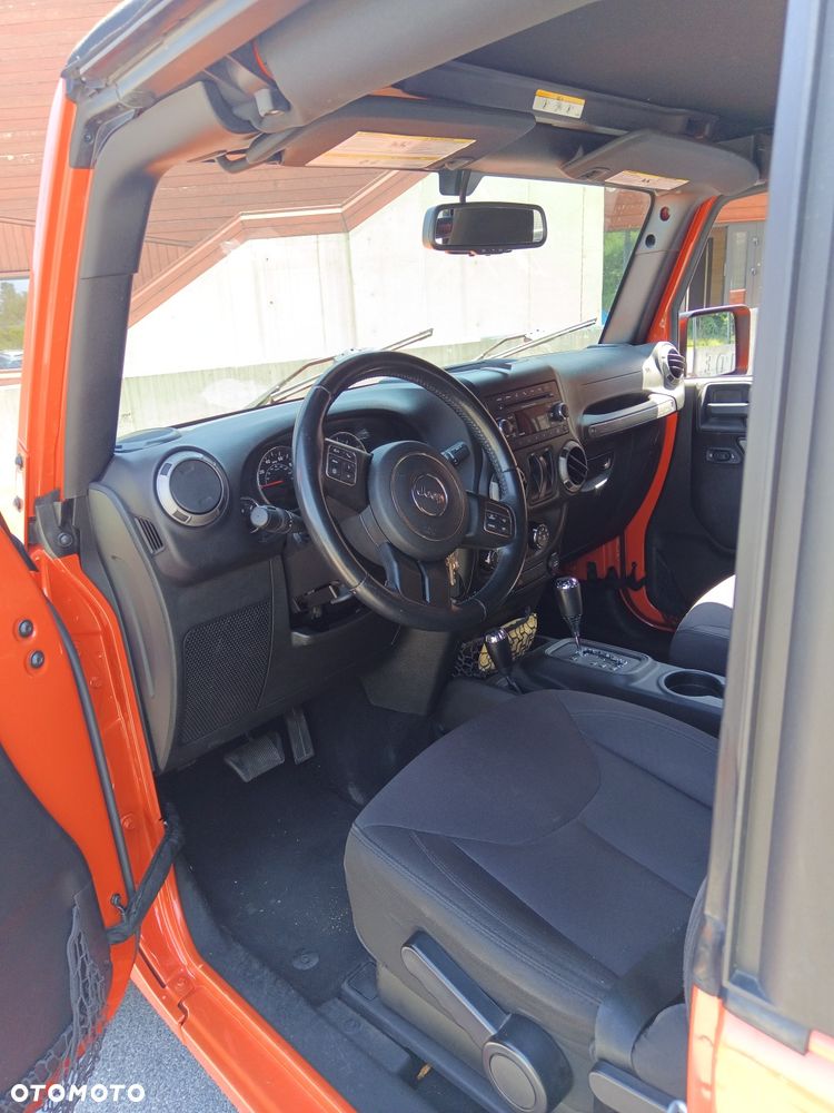 Jeep Wrangler - 8