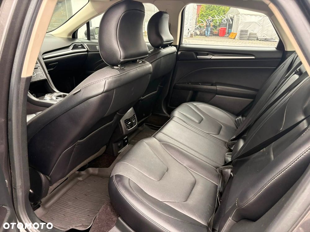 Ford Fusion - 9
