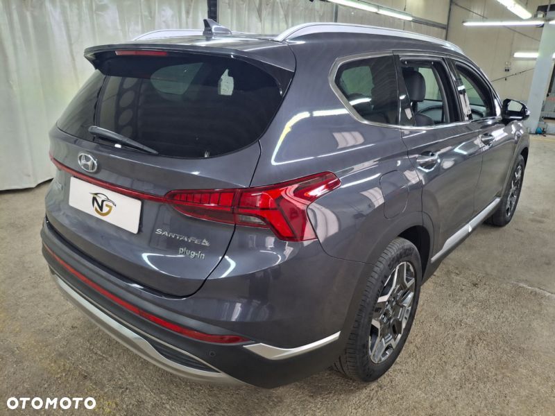 Hyundai Santa Fe 1.6 Plugin-Hybrid 4WD SEVEN Signature - 4