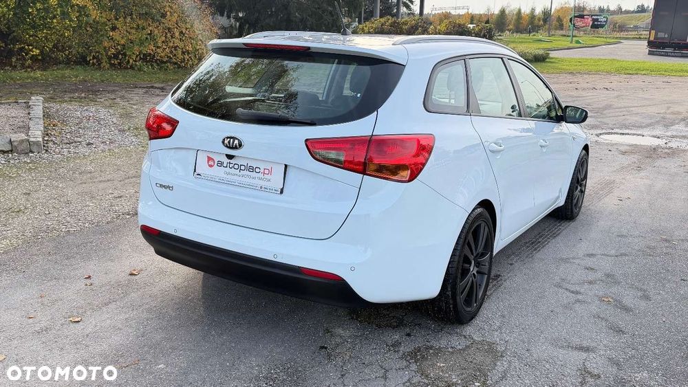 Kia Ceed - 28