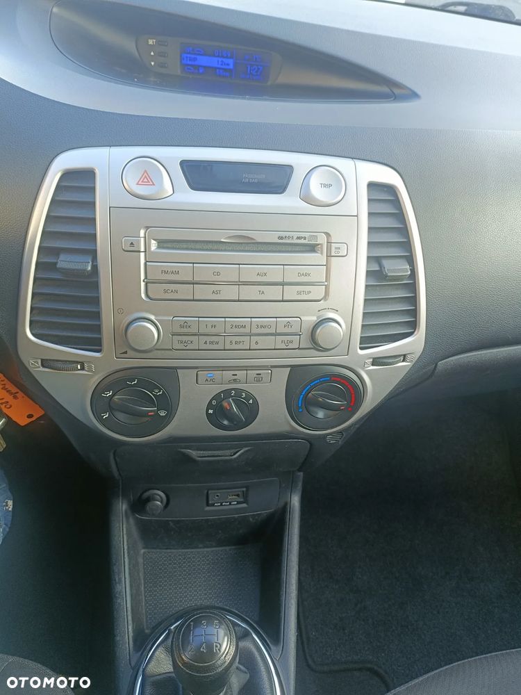 Hyundai i20 - 12