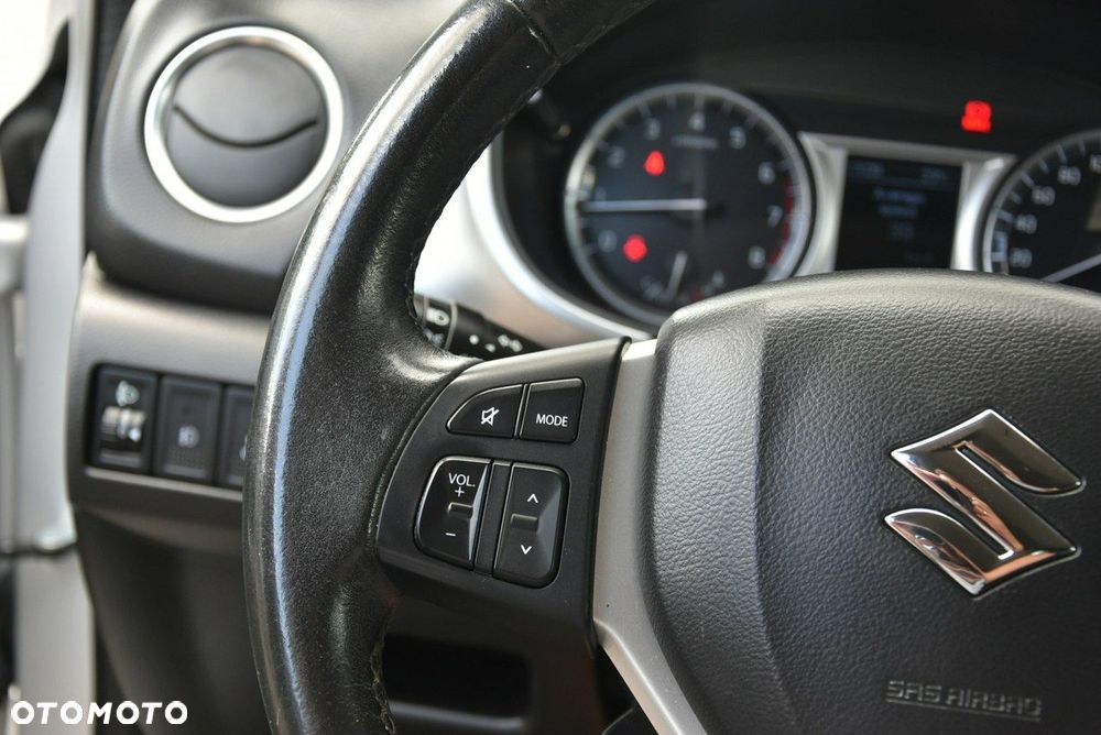 Suzuki Vitara 1.6 Premium 2WD - 16