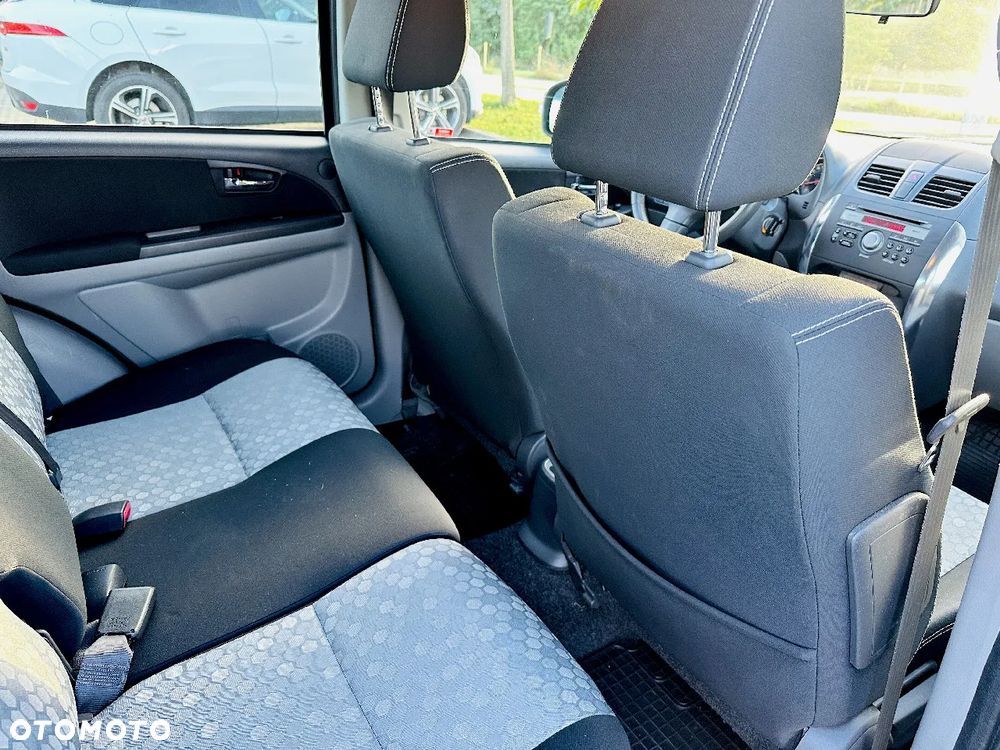 Suzuki SX4 1.6 Premium - 13