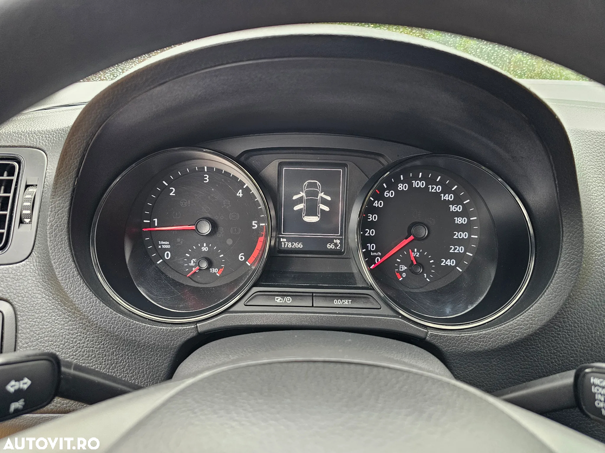 Volkswagen Polo 1.4 TDI (Blue Motion Technology) Comfortline - 14