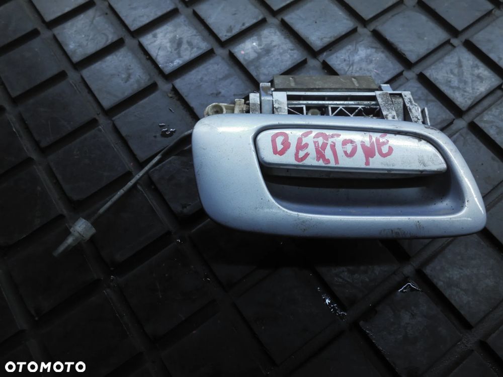OPEL ASTRA G BERTONE KLAMKA ZEWNĘTRZNA PRAWA - 1