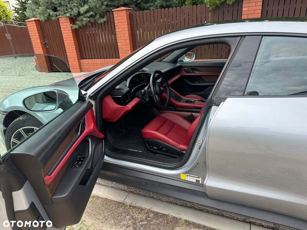 Porsche Taycan 4 - 15