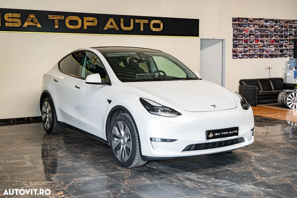 Tesla Model Y - 10