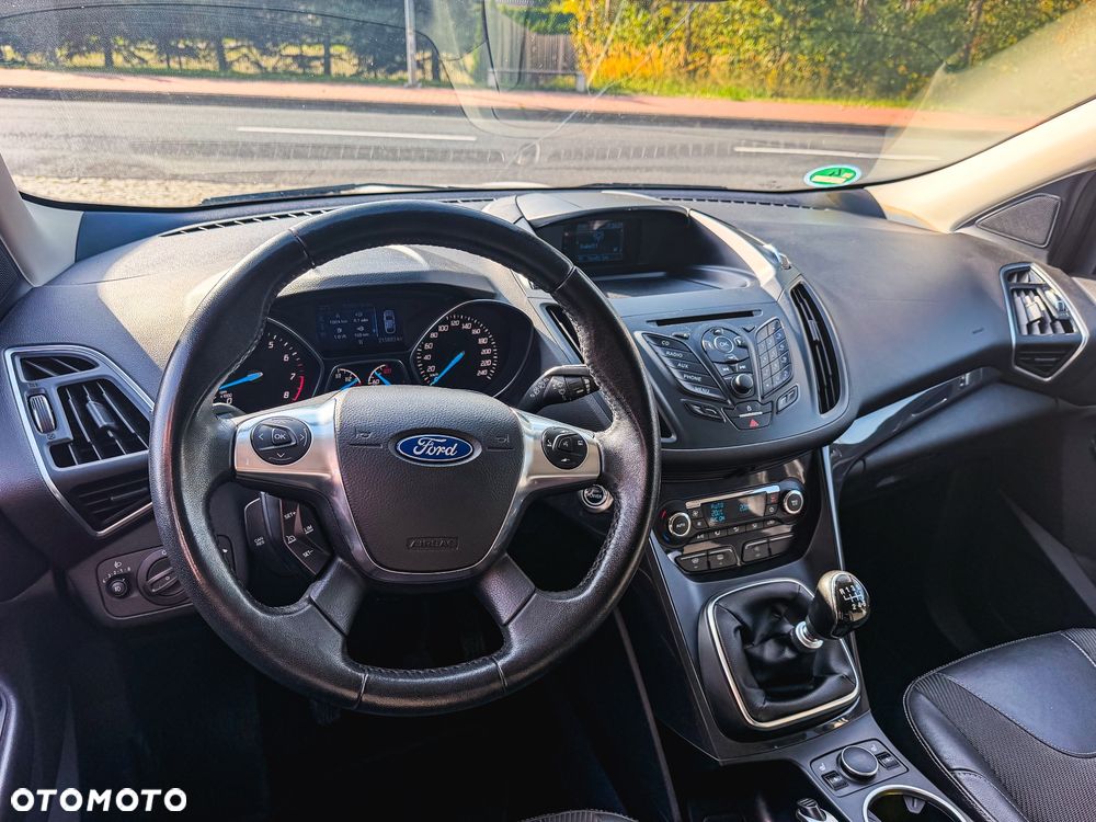 Ford Kuga 1.6 EcoBoost 2x4 Titanium - 33