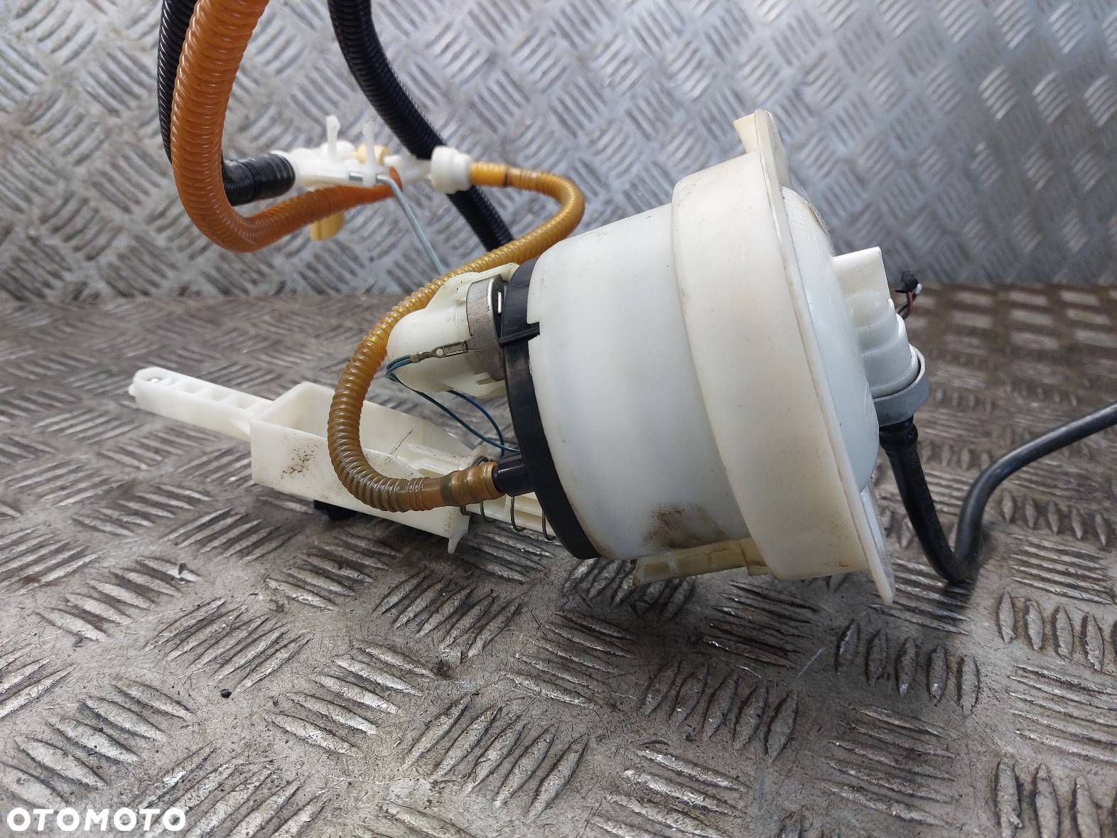 POMPKA PALIWA + PŁYWAK BMW E91 2.0 16V 7197073 7162394 - 4