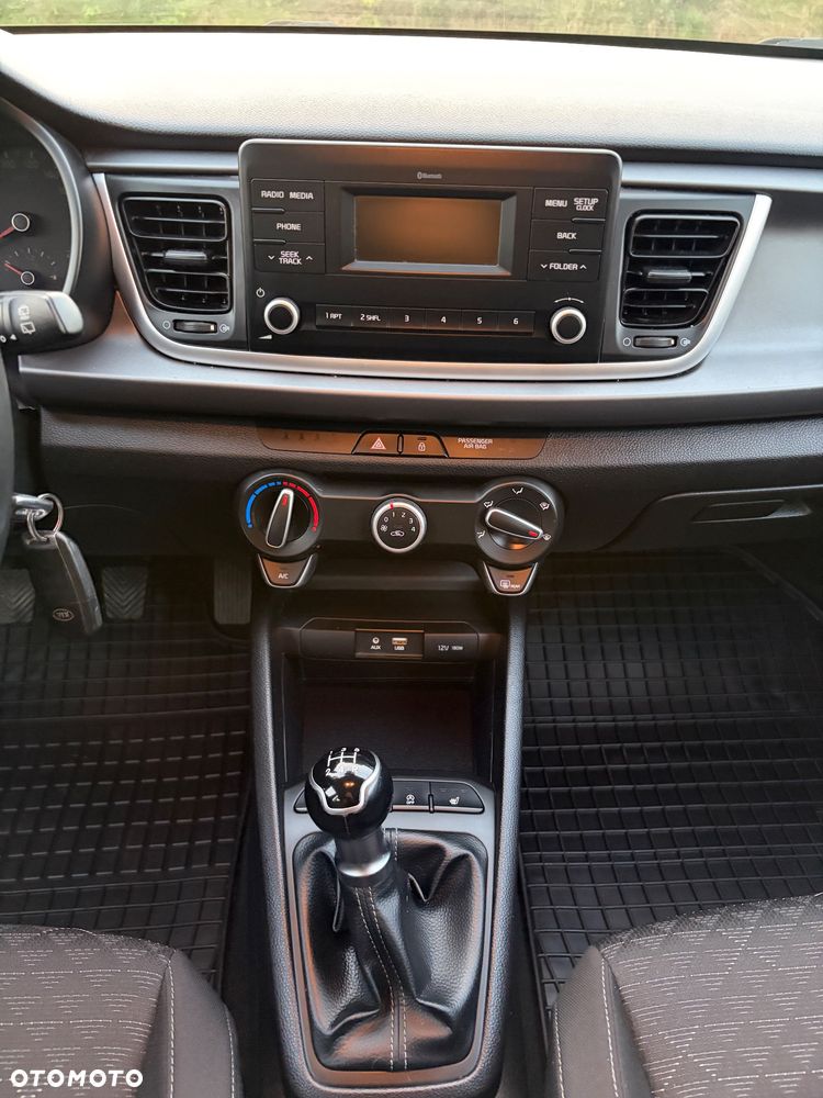 Kia Rio 1.2 L - 21