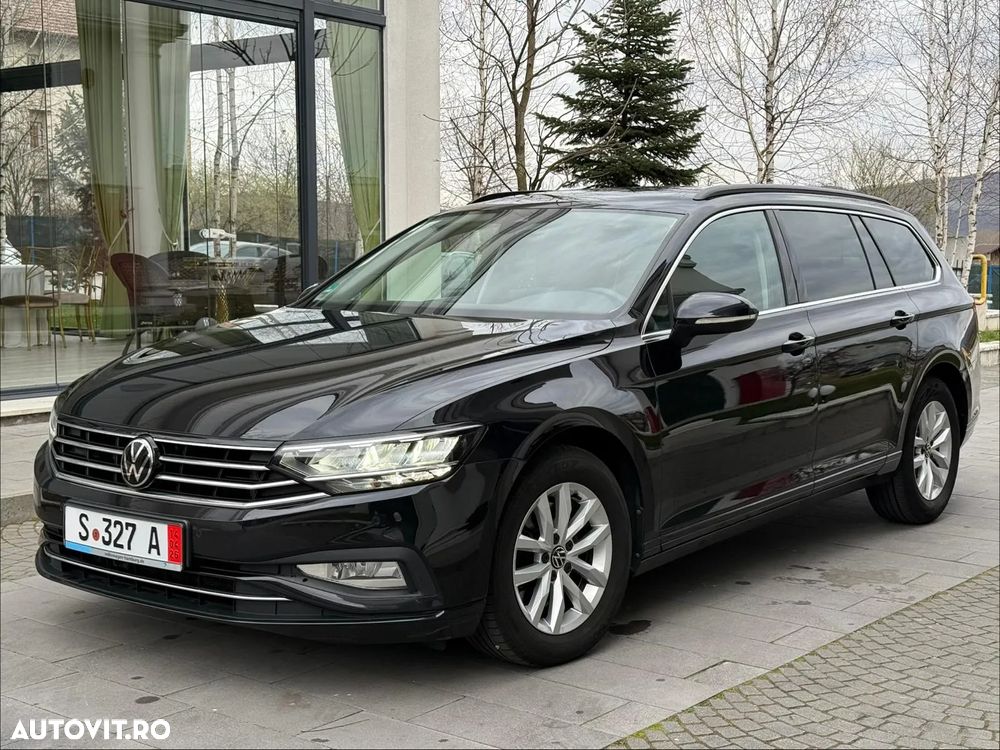 Volkswagen Passat - 1