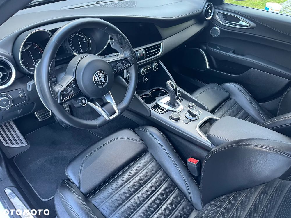 Alfa Romeo Giulia 2.0 Turbo Veloce Q4 - 11