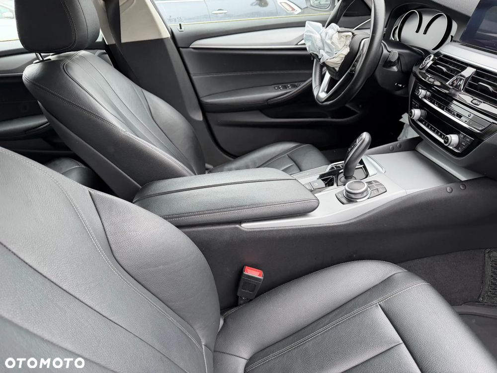 BMW Seria 5 530d xDrive Sport Line - 27