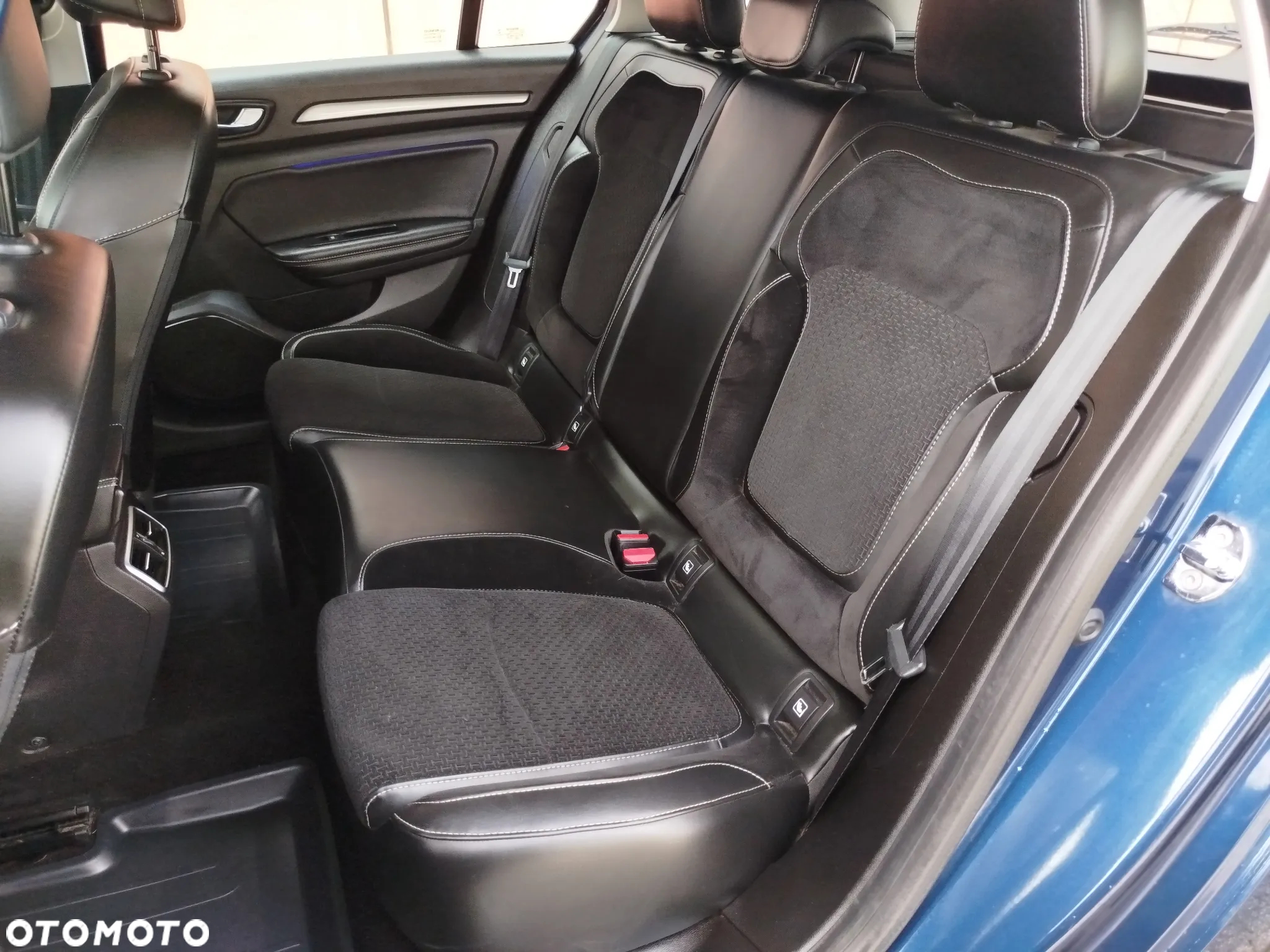 Renault Megane ENERGY TCe 130 BOSE EDITION - 24