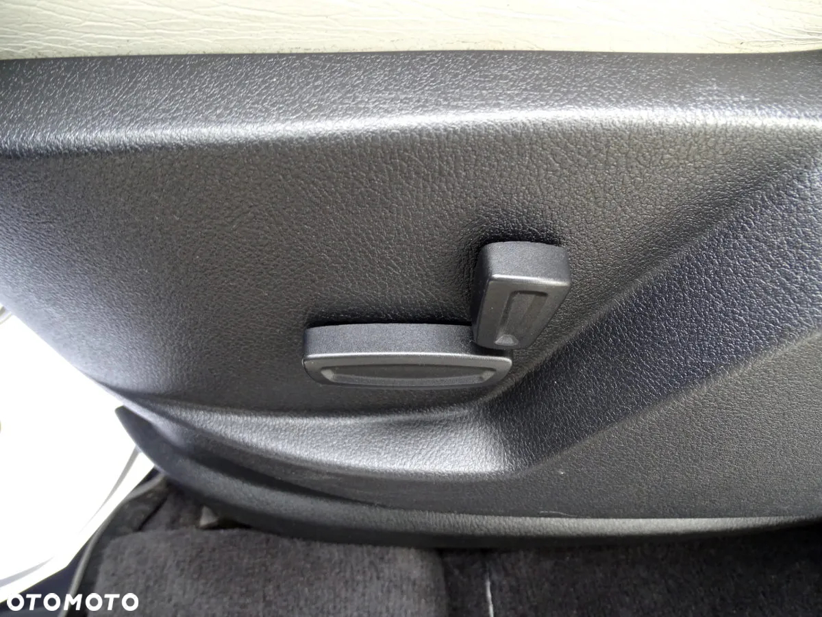 Ford S-Max 2.5 Titanium - 13