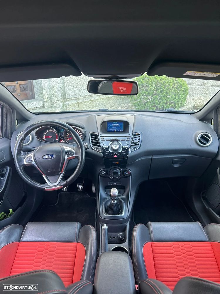 Ford Fiesta 1.6 EcoBoost c/ Pack Pele Desportiva ST - 8