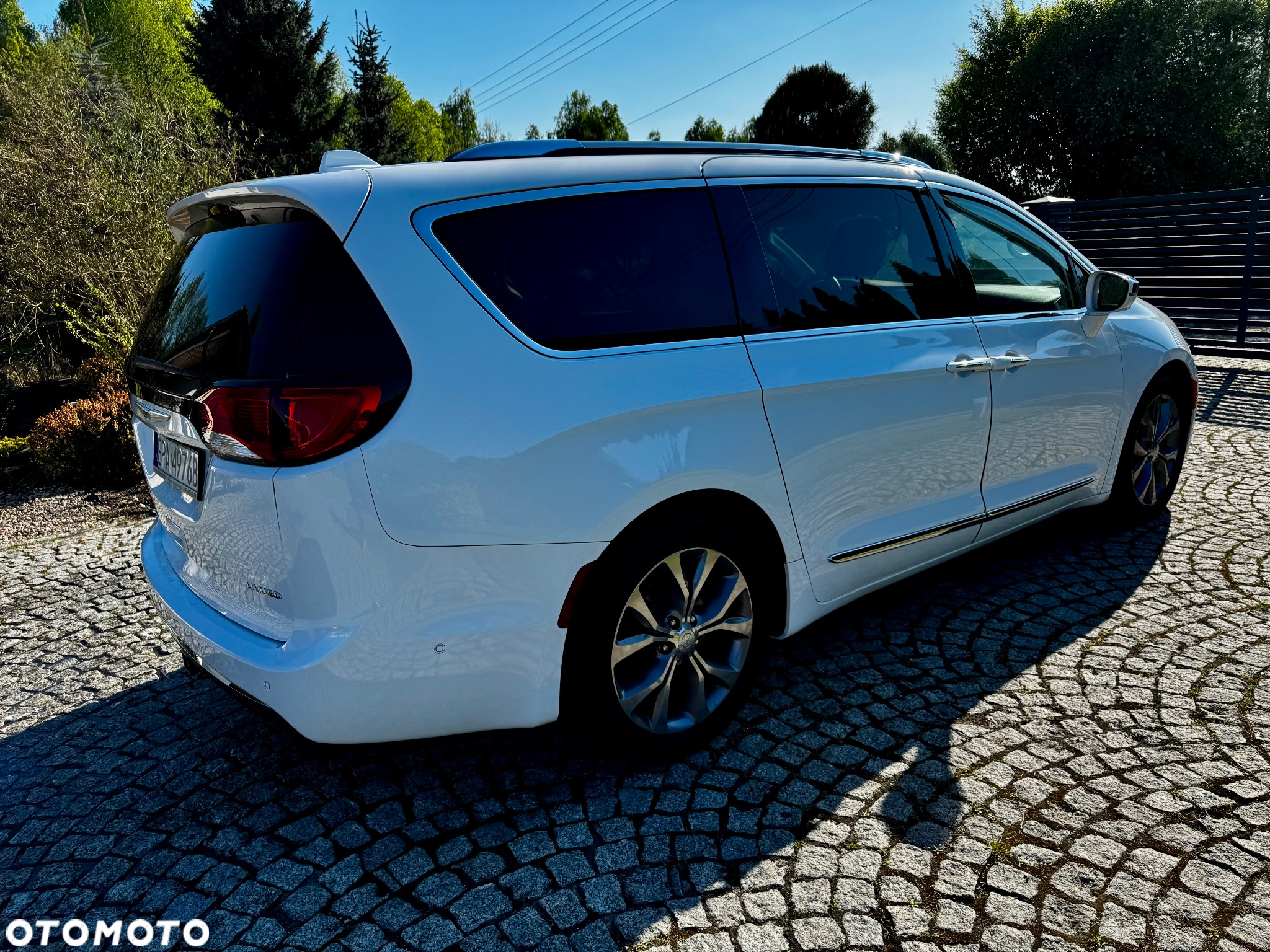 Chrysler Pacifica - 5