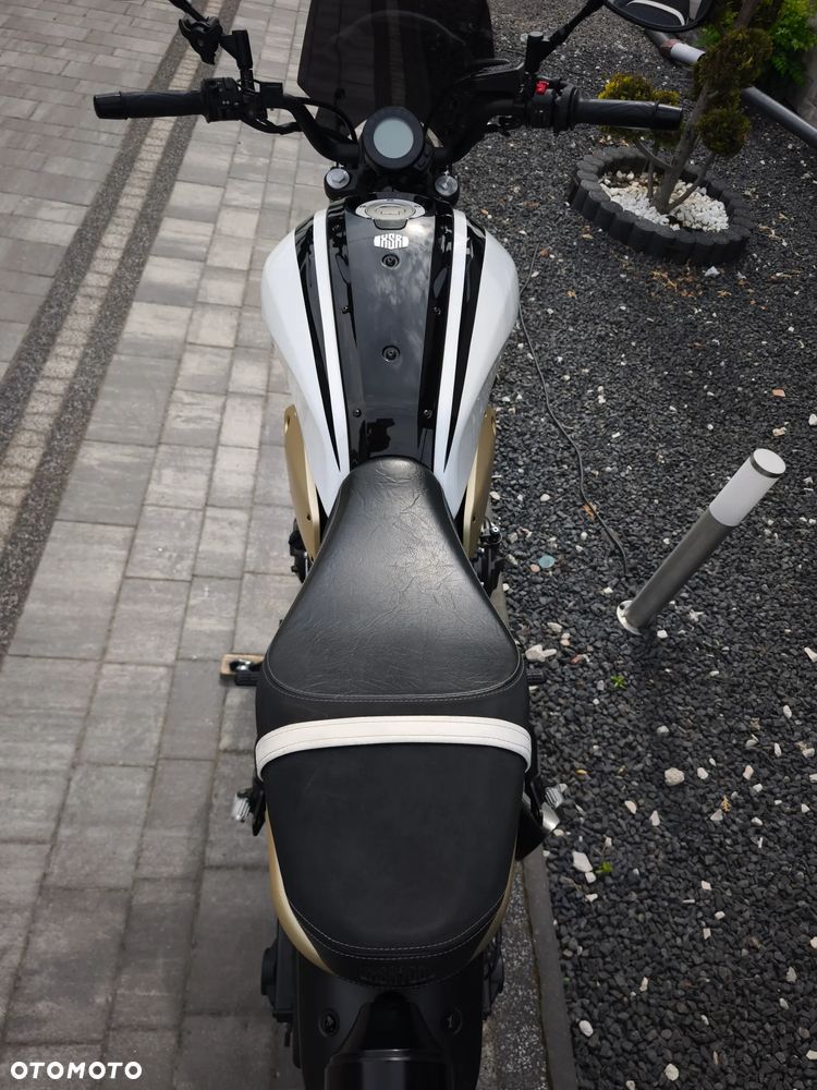 Yamaha XSR - 19