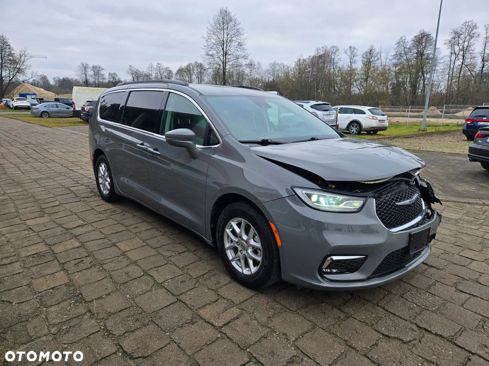 Chrysler Pacifica - 13