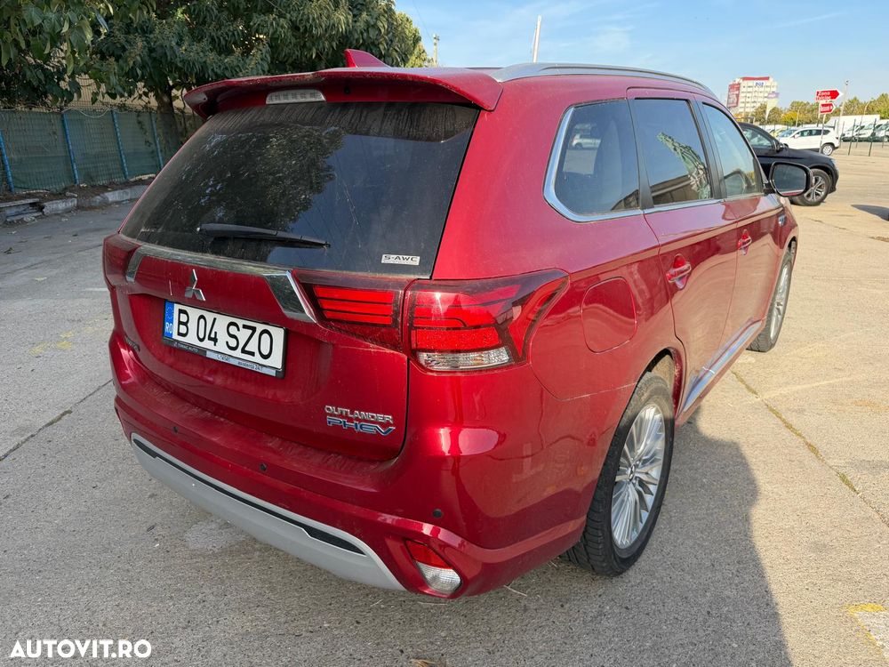 Mitsubishi Outlander - 6