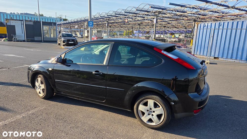 2007 Ford Focus, photograph 2