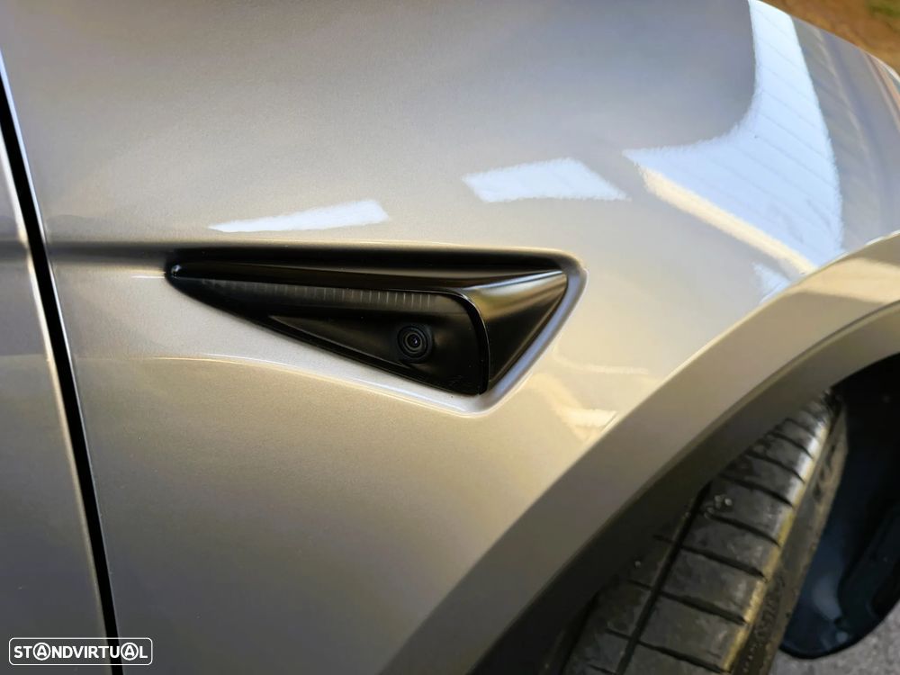 Tesla Model Y Long Range Dual Motor AWD - 35