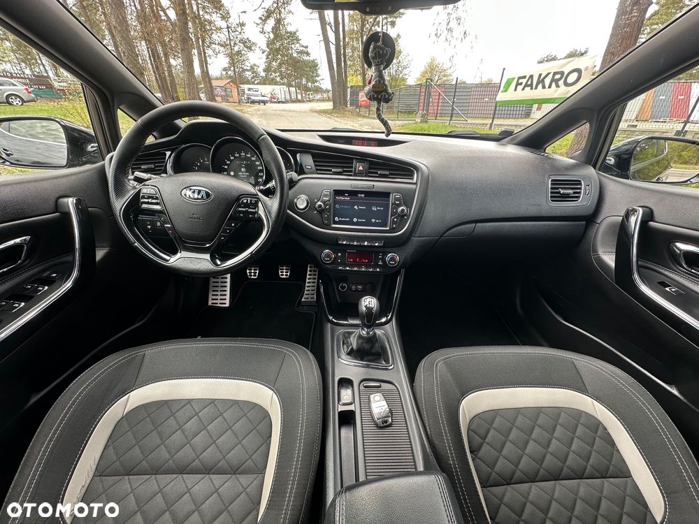 Kia Ceed 1.6 CRDi GT Line - 27
