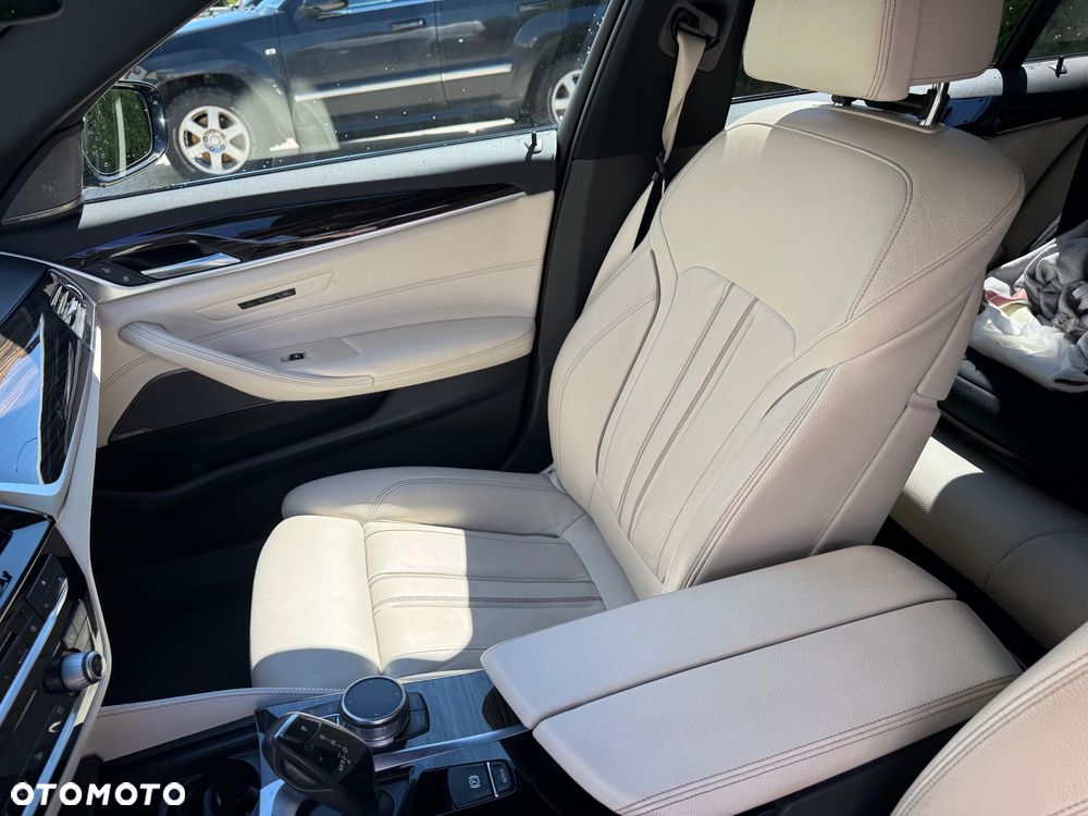 BMW Seria 5 530i xDrive M Sport sport - 13
