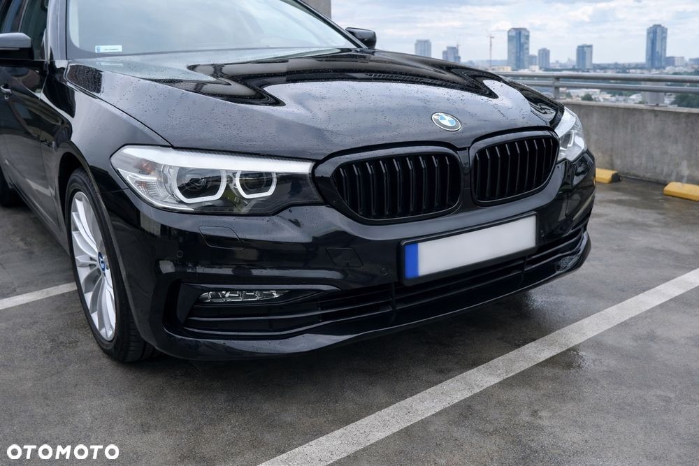 BMW Seria 5 520d Sport Line - 2
