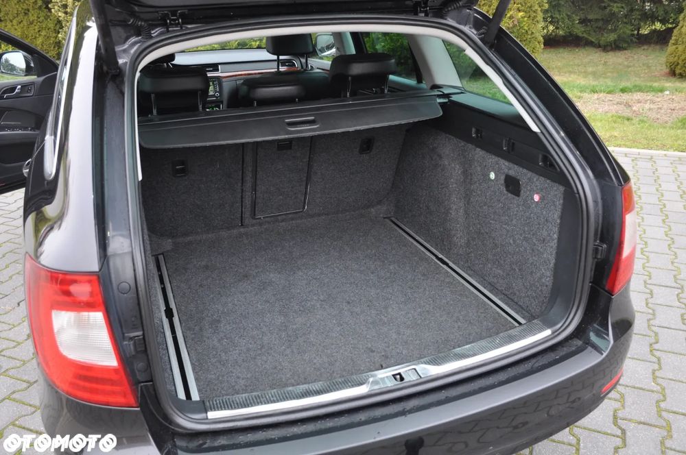 Skoda Superb 2.0 TDI DSG Exclusive - 24